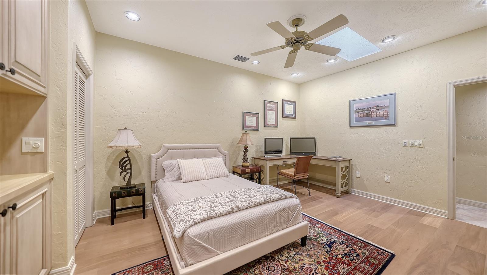 4543 LAS BRISAS LN