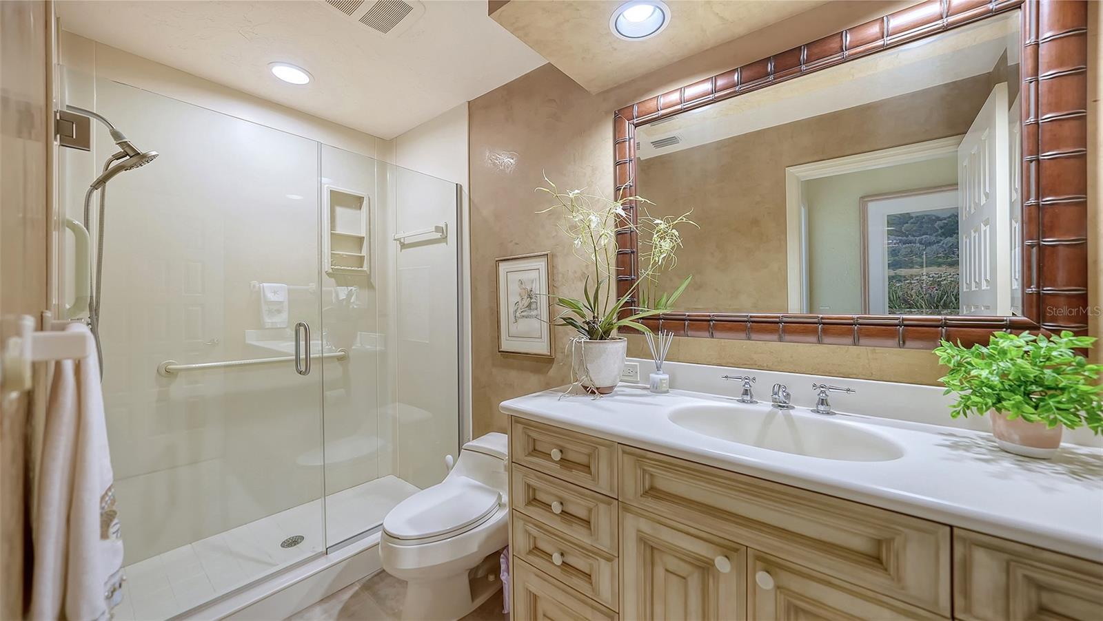 4543 LAS BRISAS LN
