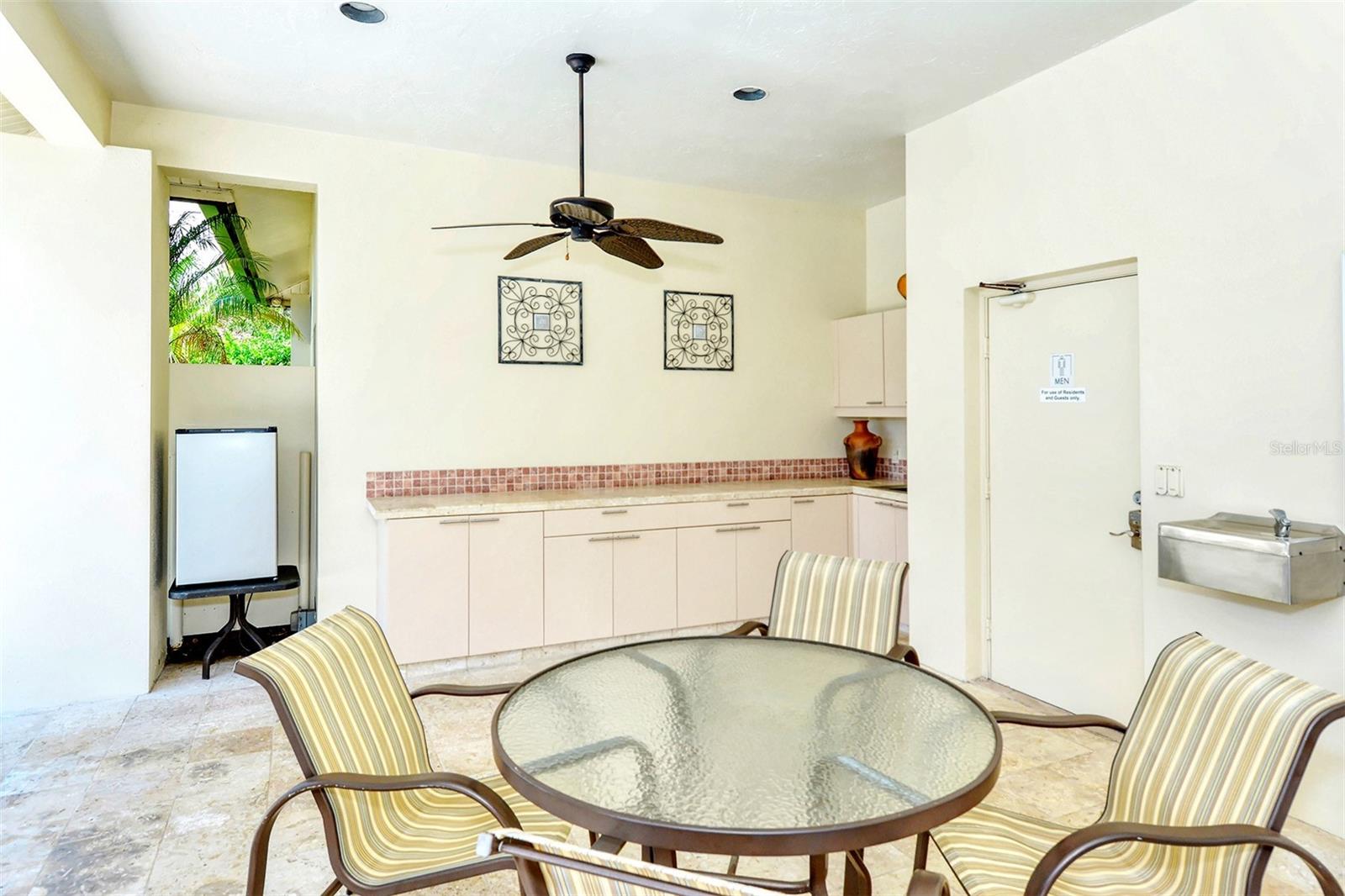 4543 LAS BRISAS LN