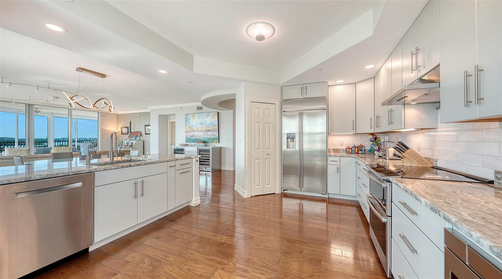 409 N POINT RD #601