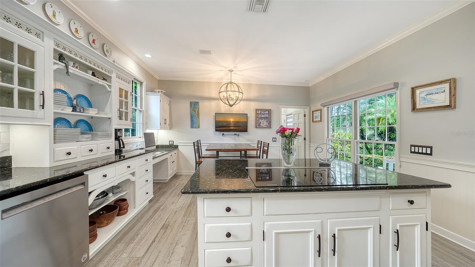 156 BISHOPSCOURT RD