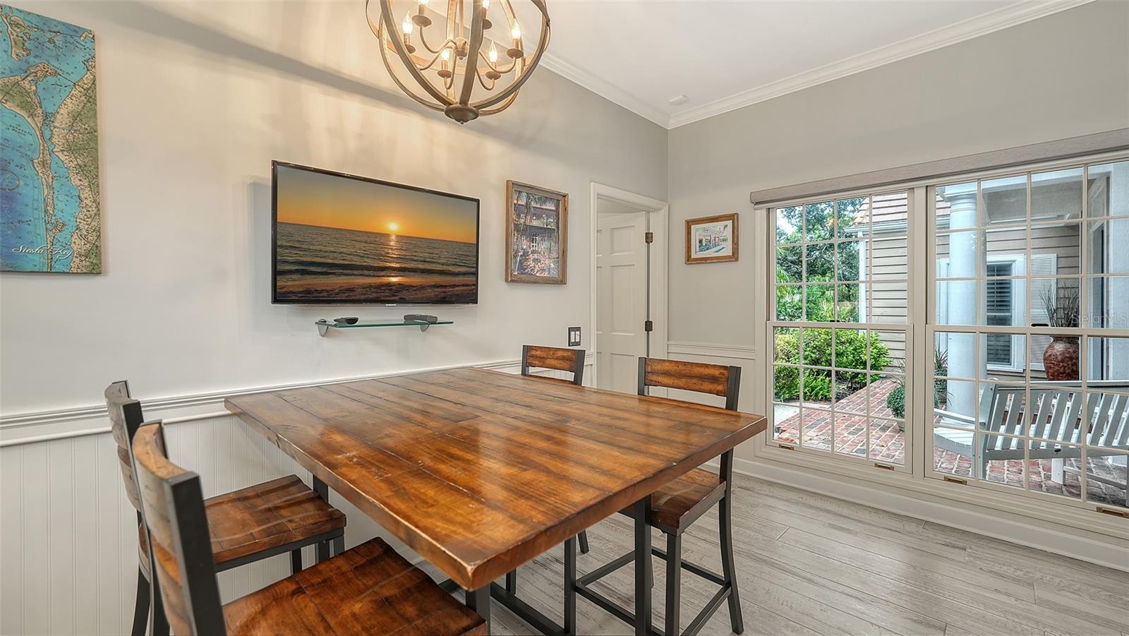 156 BISHOPSCOURT RD