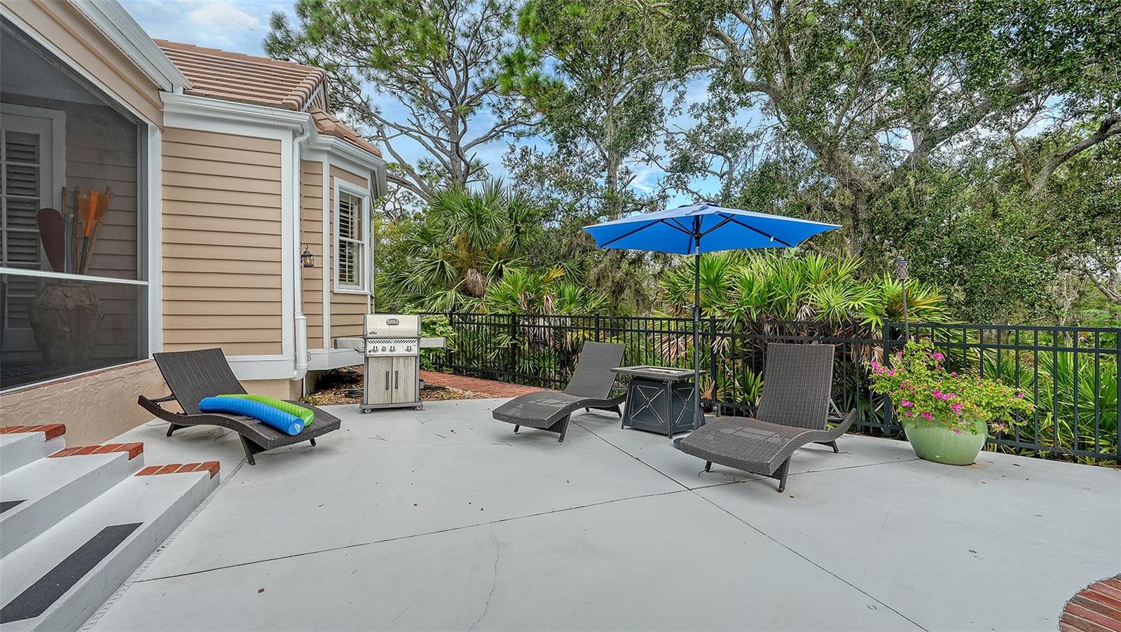 156 BISHOPSCOURT RD