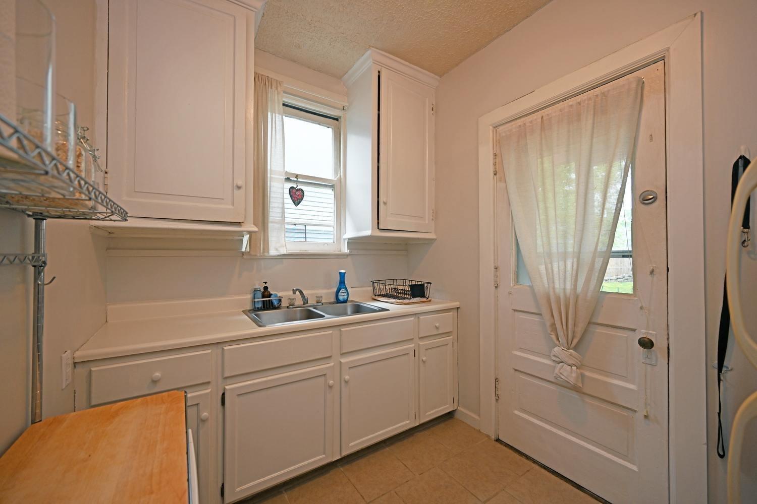 4029 Burwood Avenue