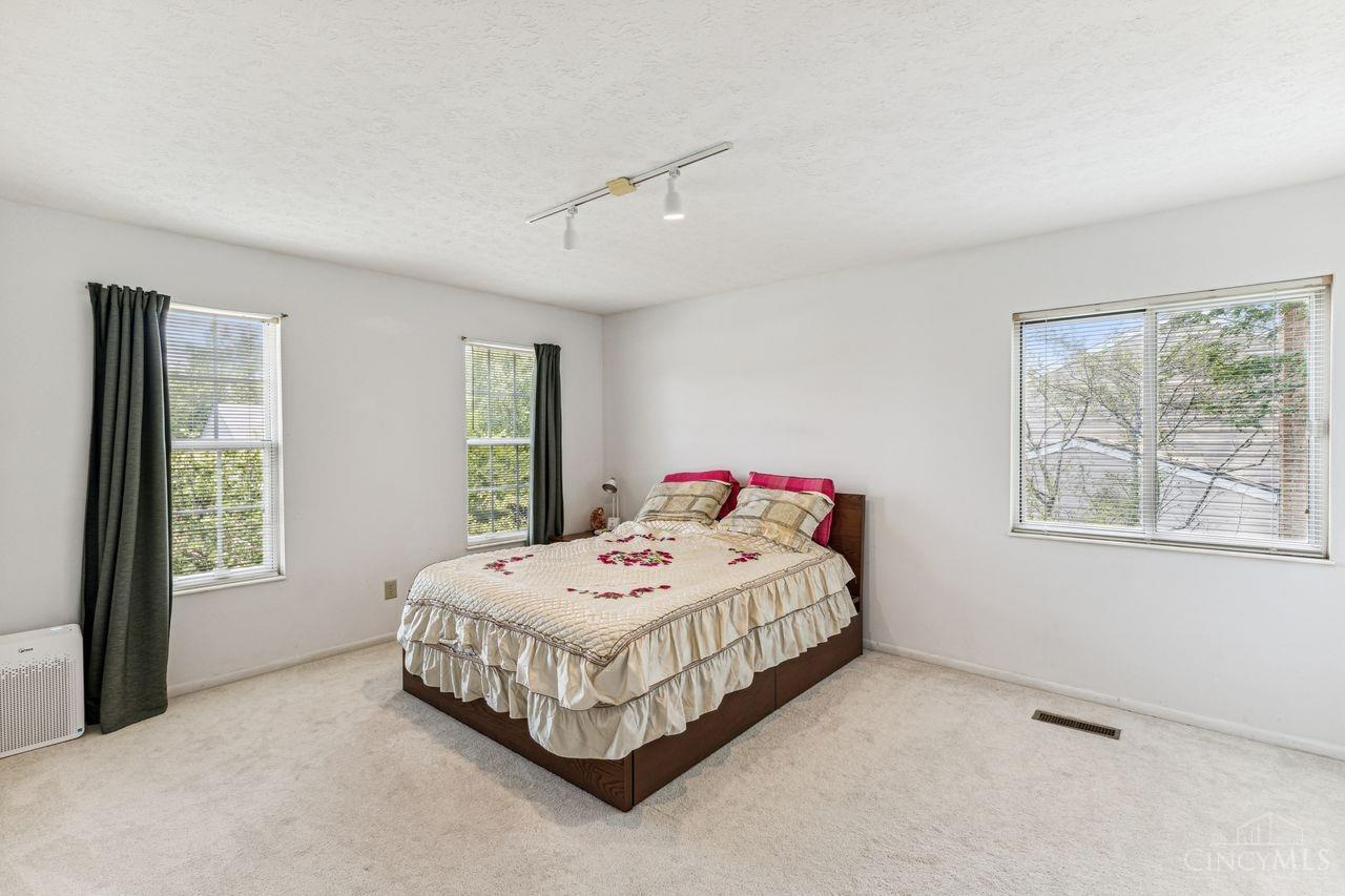 2565 Carriagegate Lane