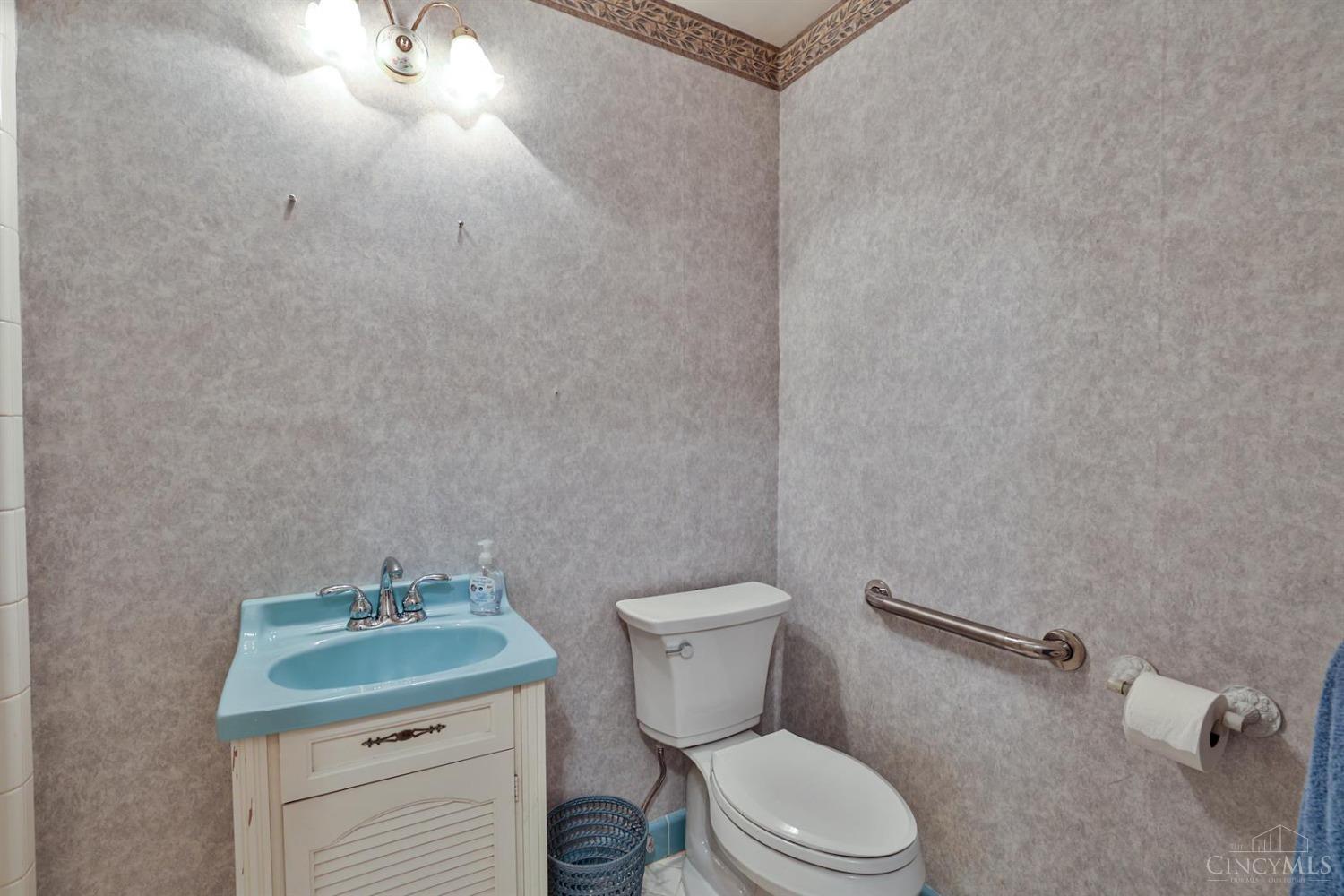 5521 Pinecrest Drive