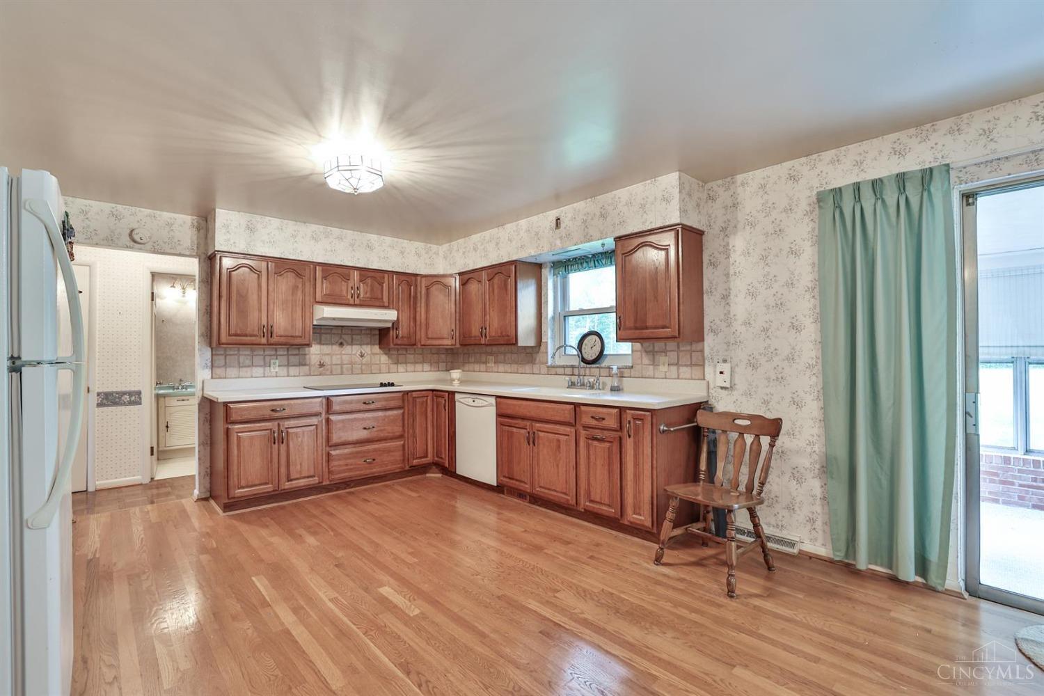 5521 Pinecrest Drive