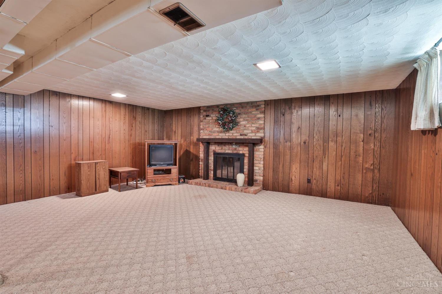 5521 Pinecrest Drive