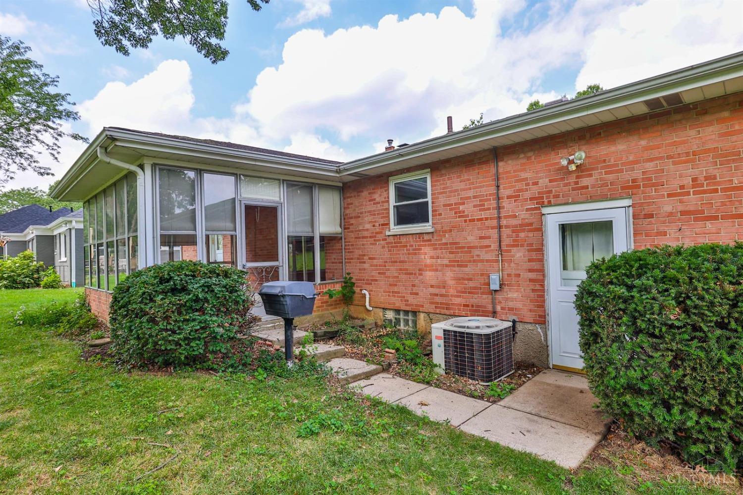 5521 Pinecrest Drive