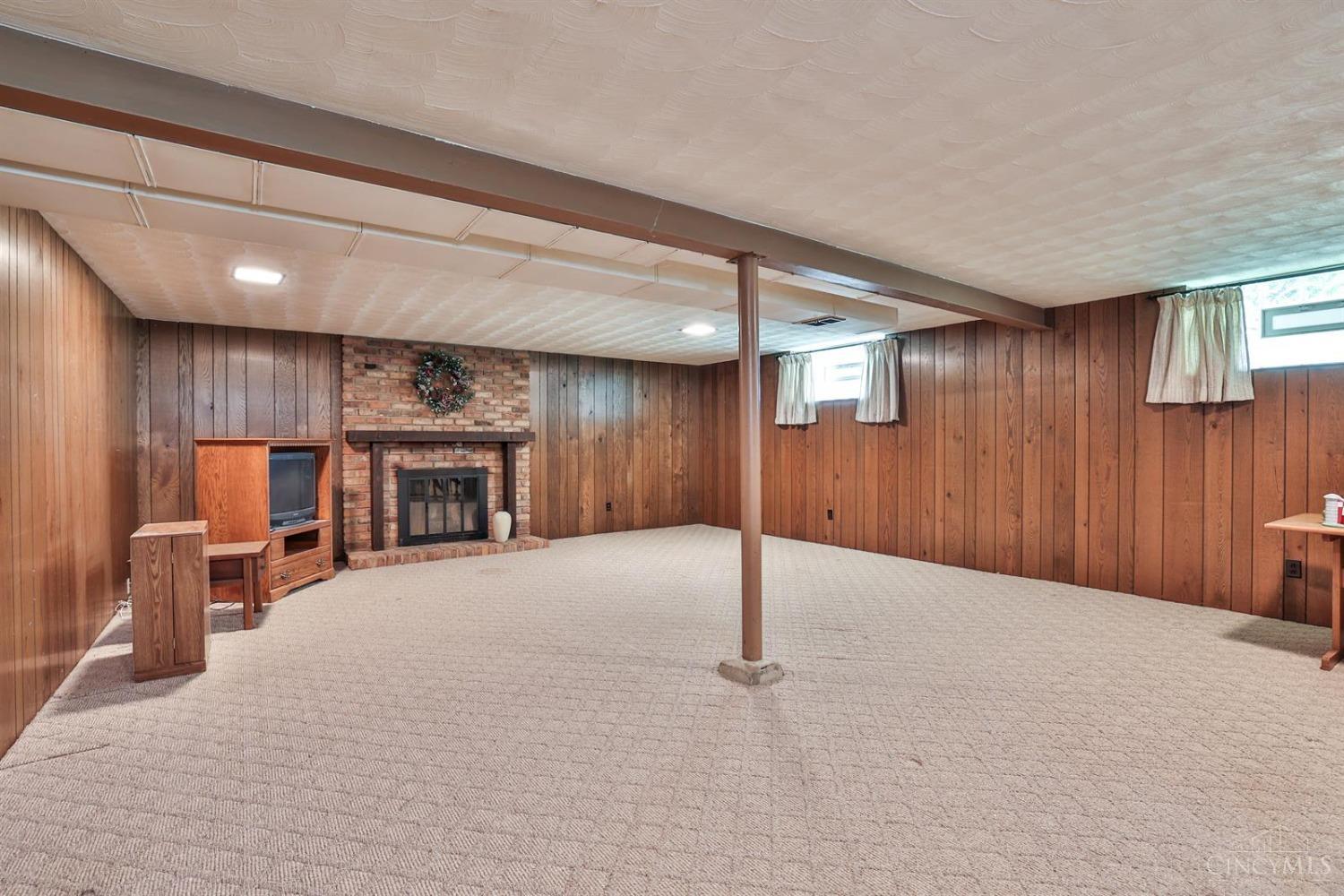 5521 Pinecrest Drive