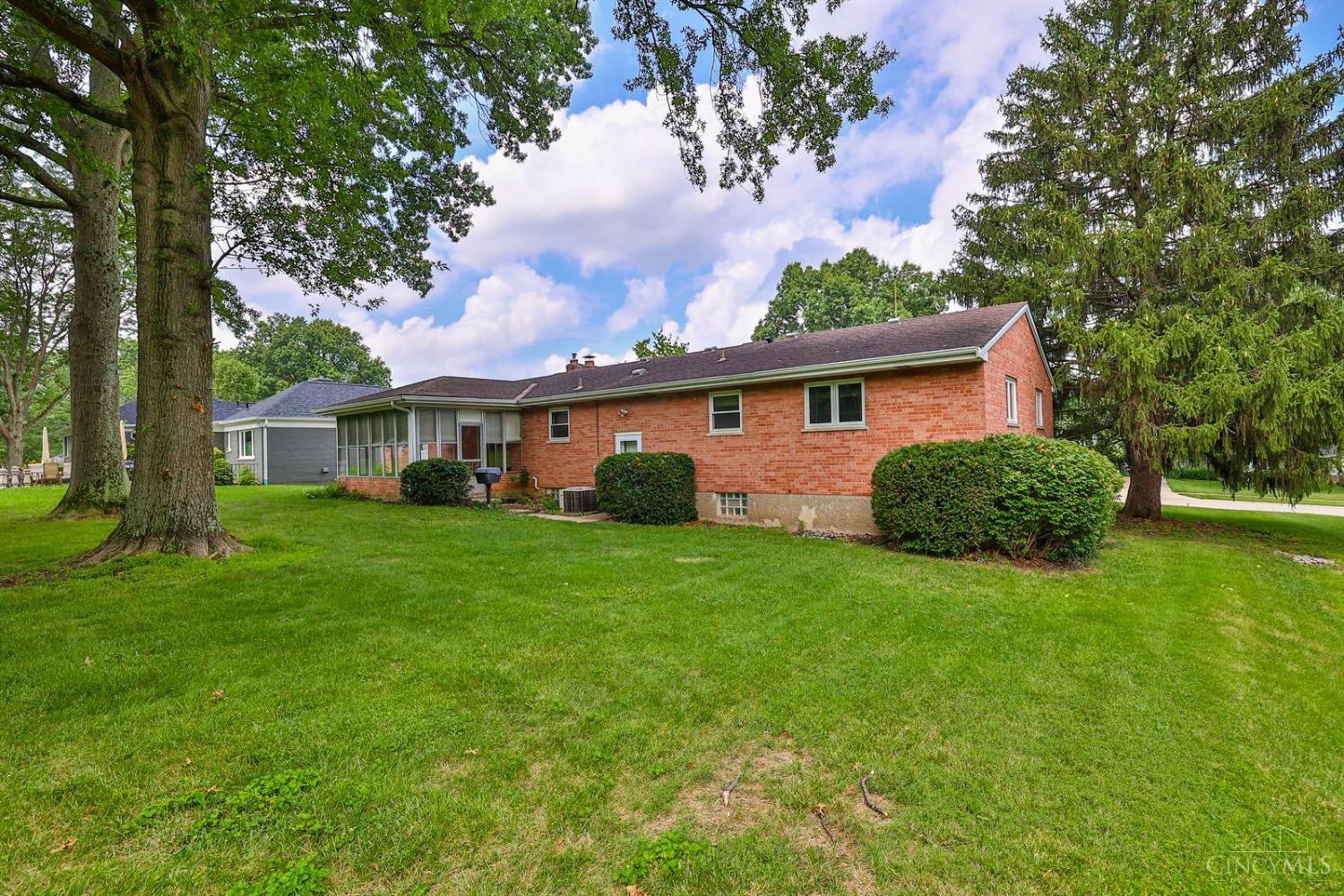 5521 Pinecrest Drive