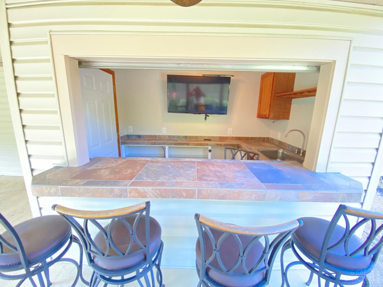1587 Creekside Road