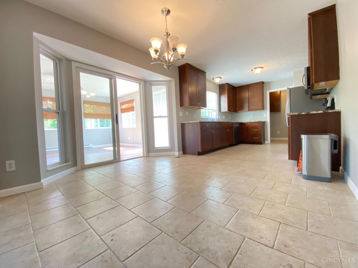 1587 Creekside Road