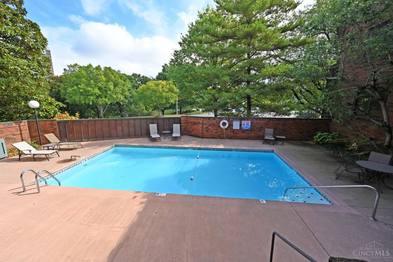 2400 Madison Road 12