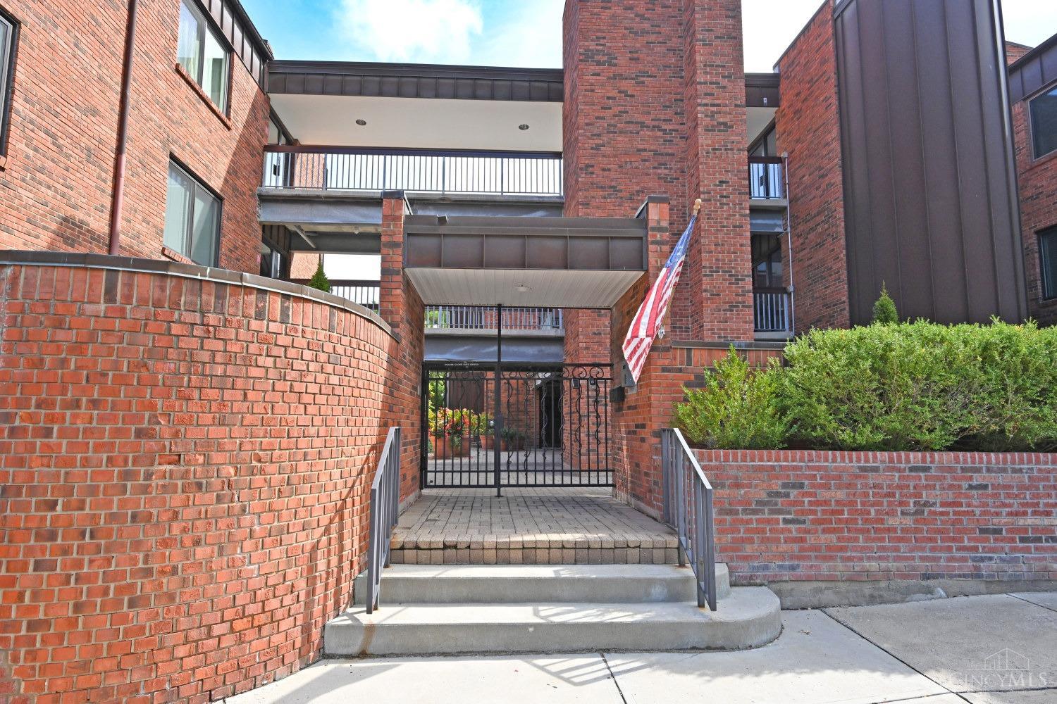 2400 Madison Road 12