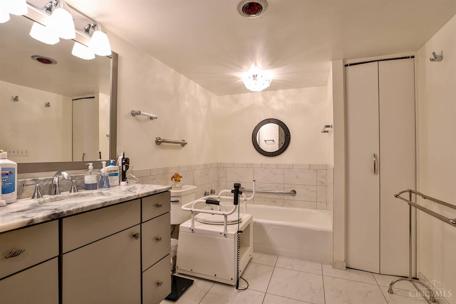 2444 Madison Road 307