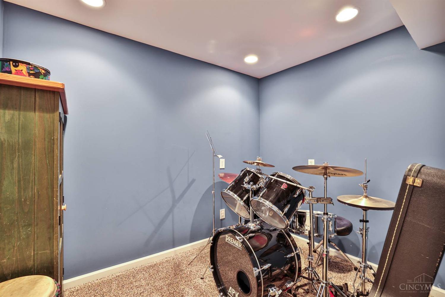 4152 Oak Tree Court