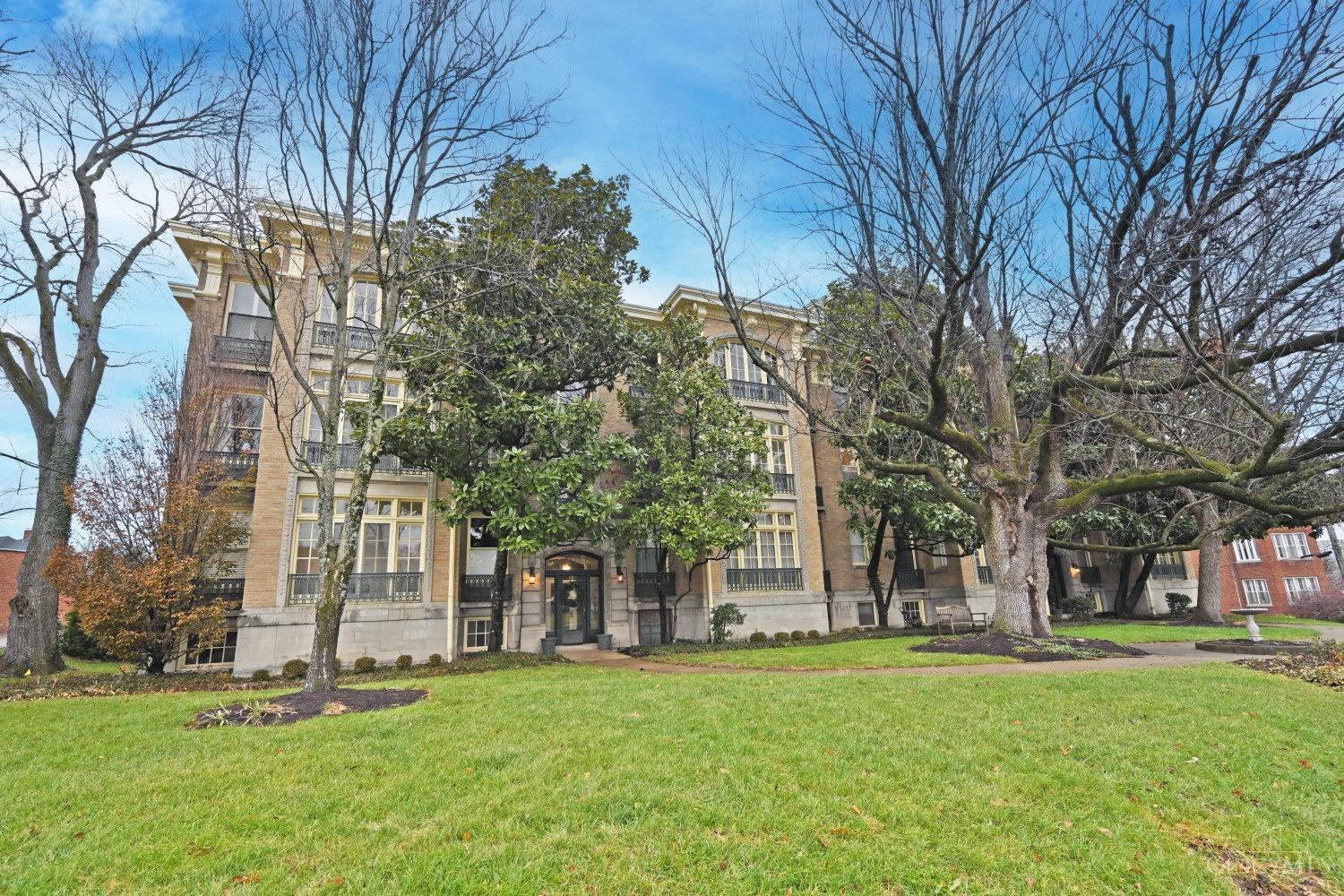 2138 Madison Road M