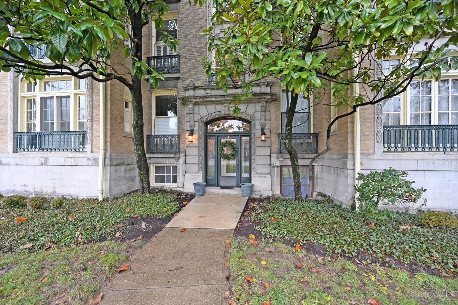 2138 Madison Road M