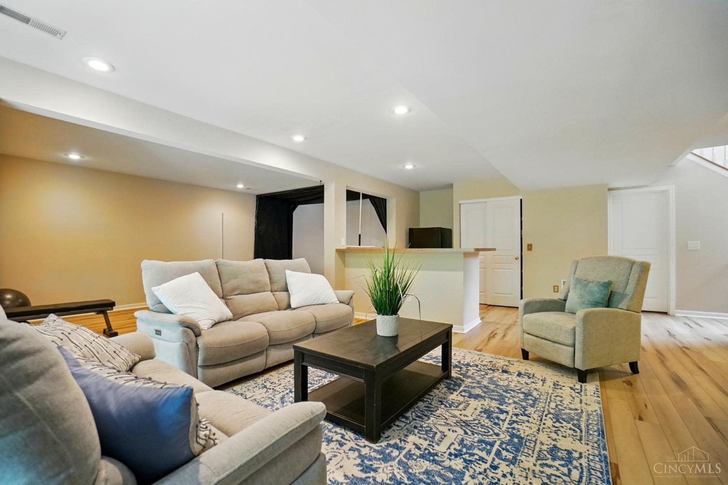 3492 Ballymore Court