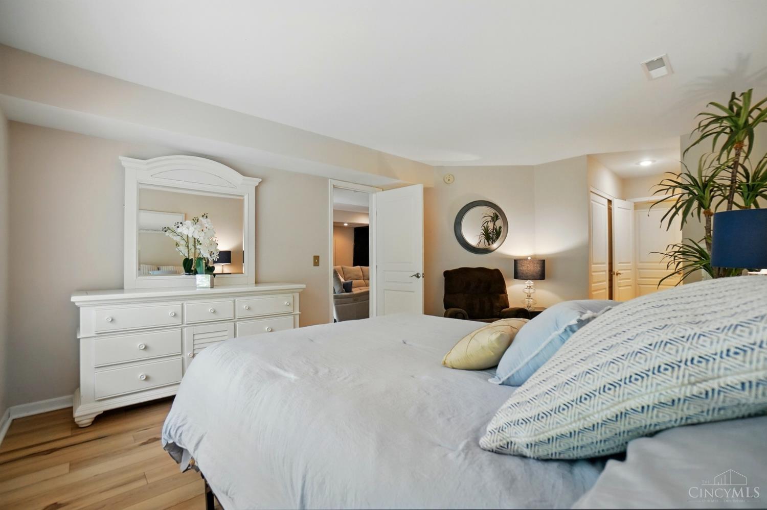 3492 Ballymore Court
