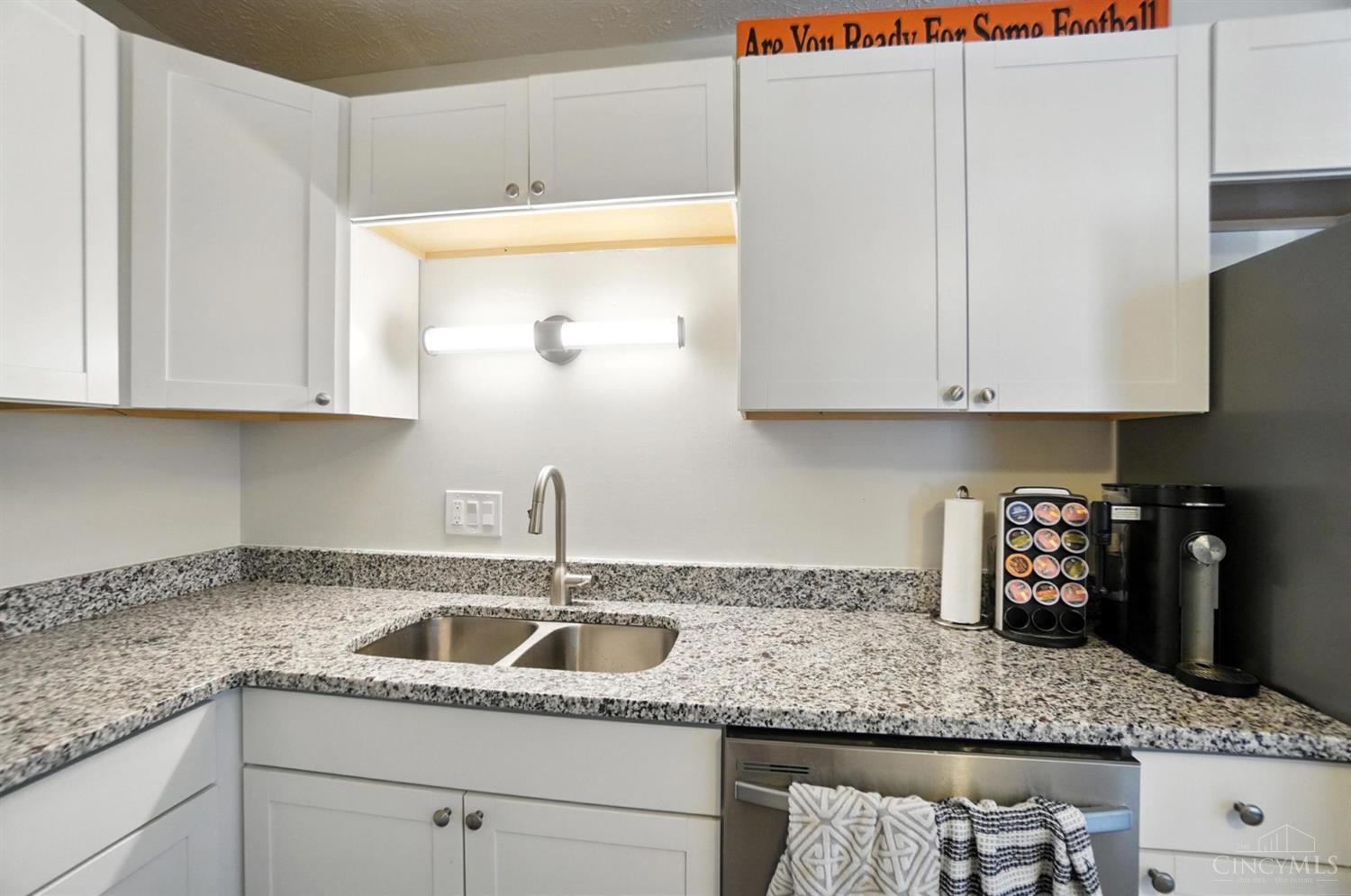 7234 Creekview Drive 1