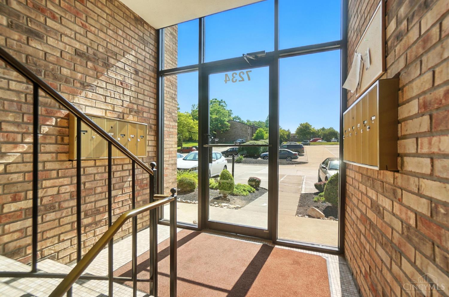 7234 Creekview Drive 1