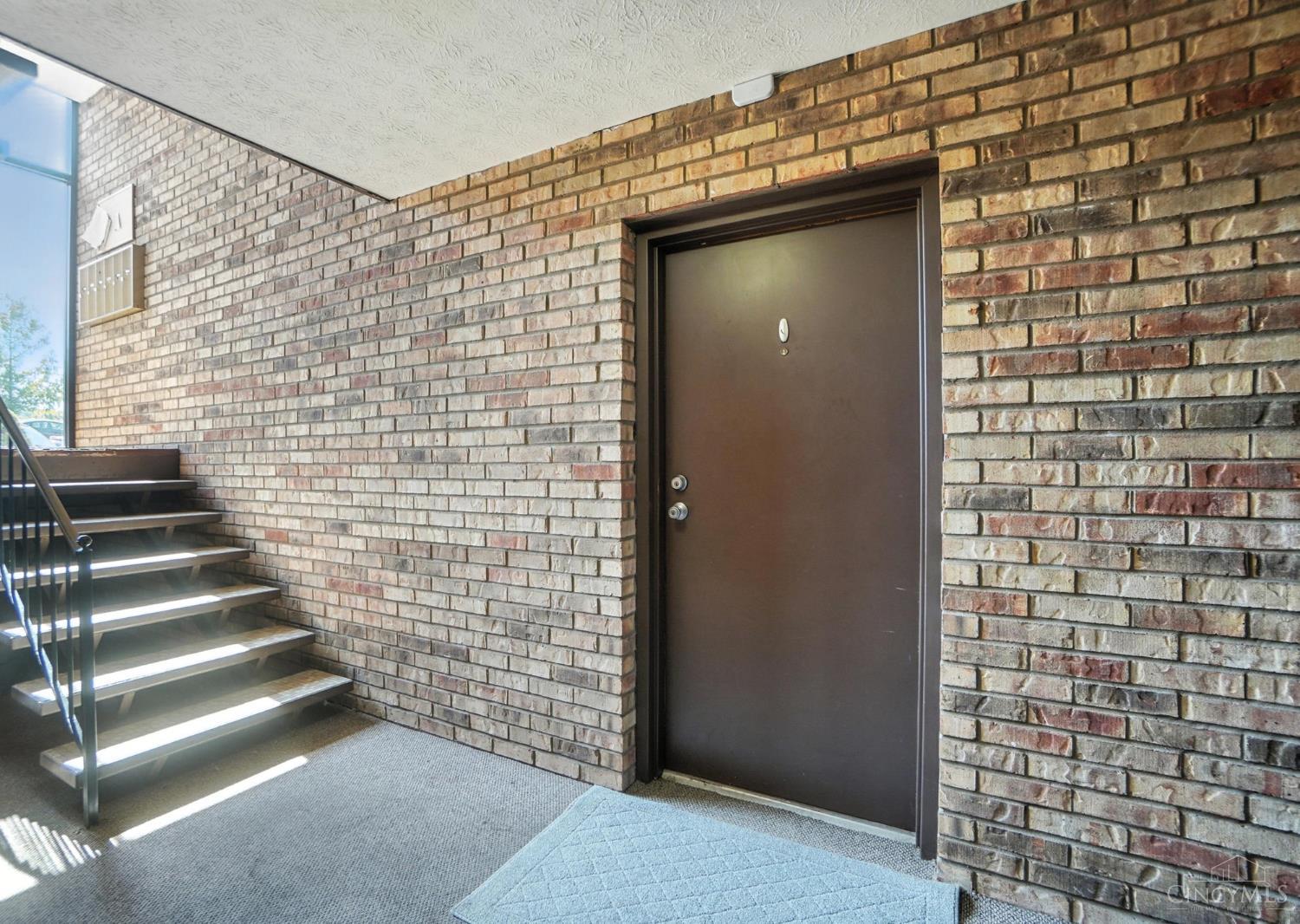 7234 Creekview Drive 1