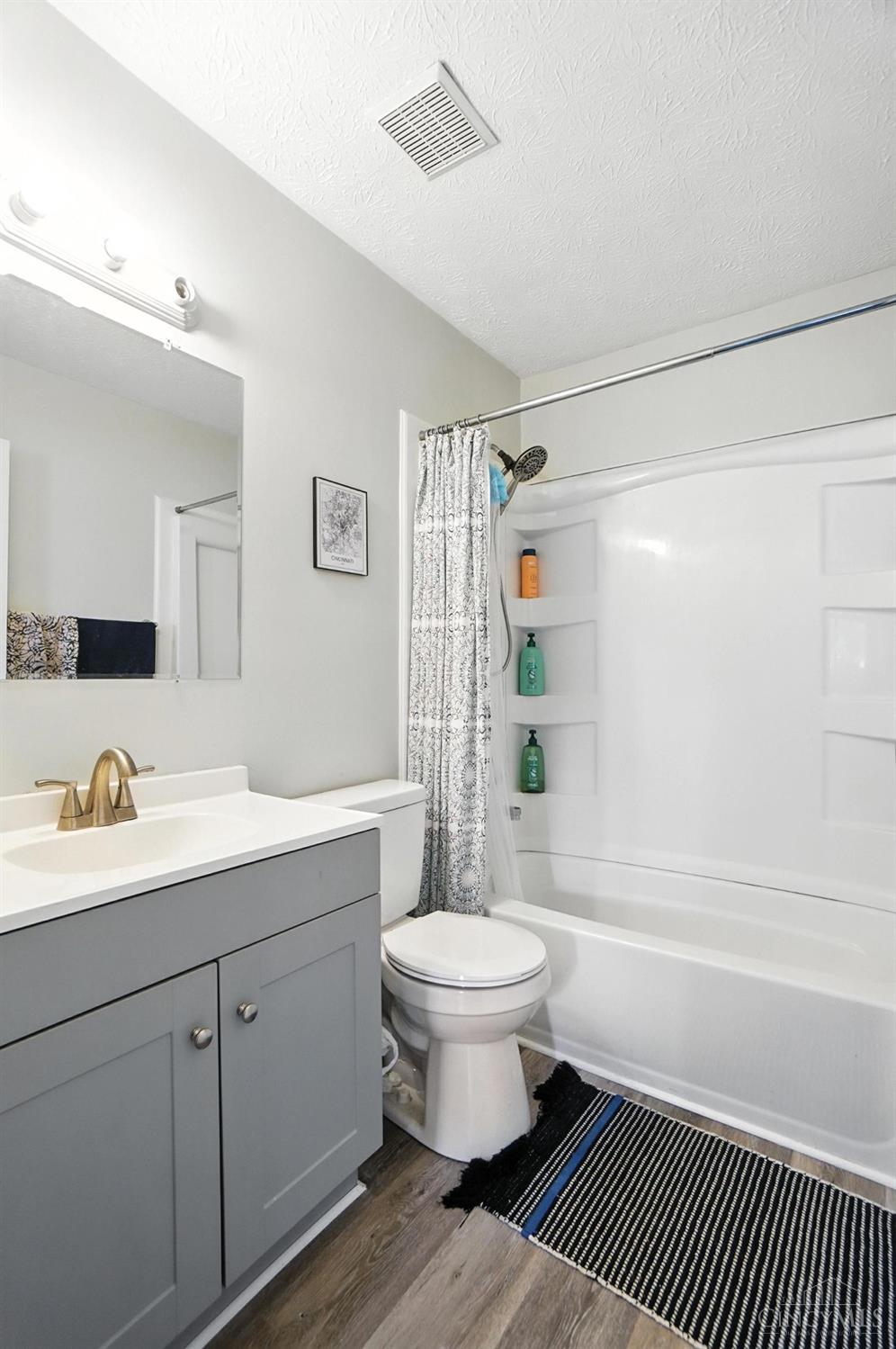 7234 Creekview Drive 1