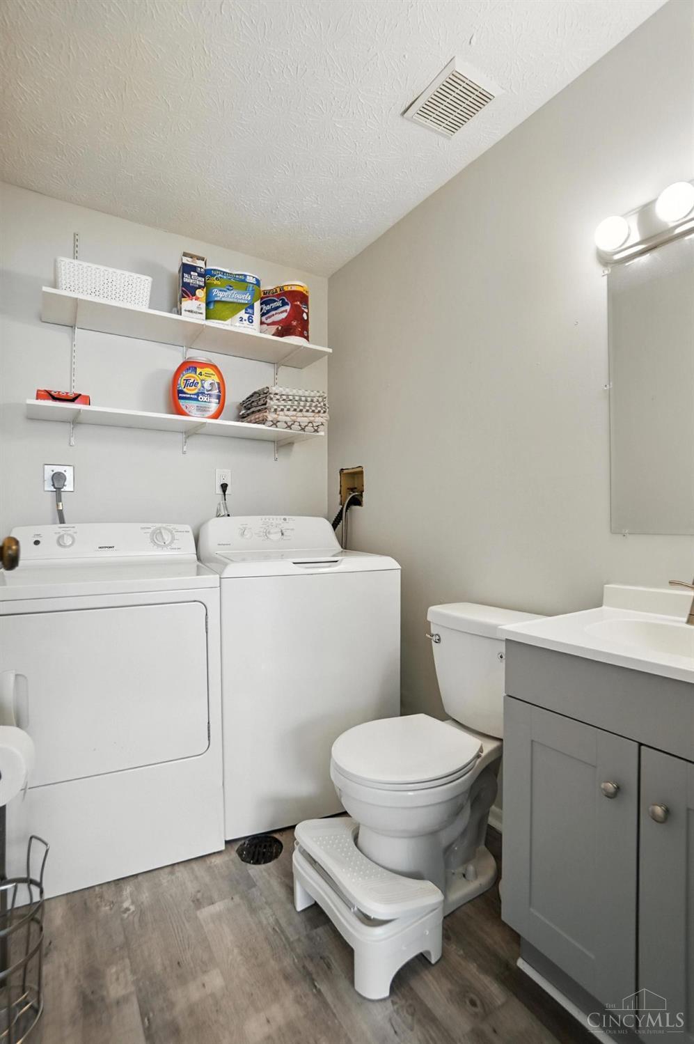 7234 Creekview Drive 1