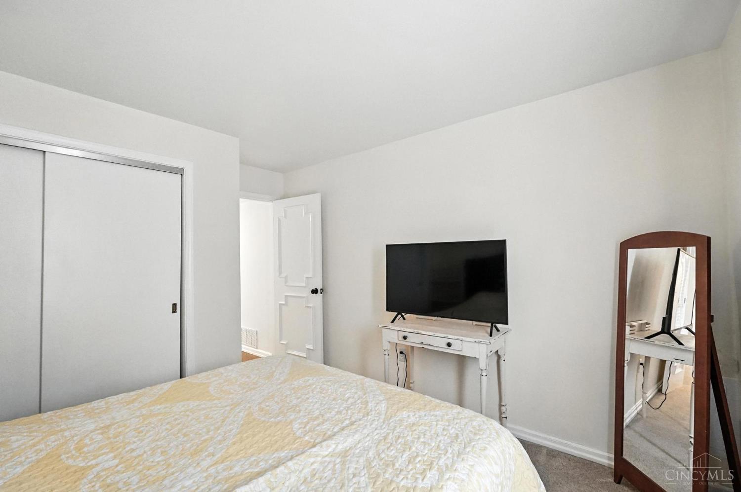 854 Rue De La Paix B1