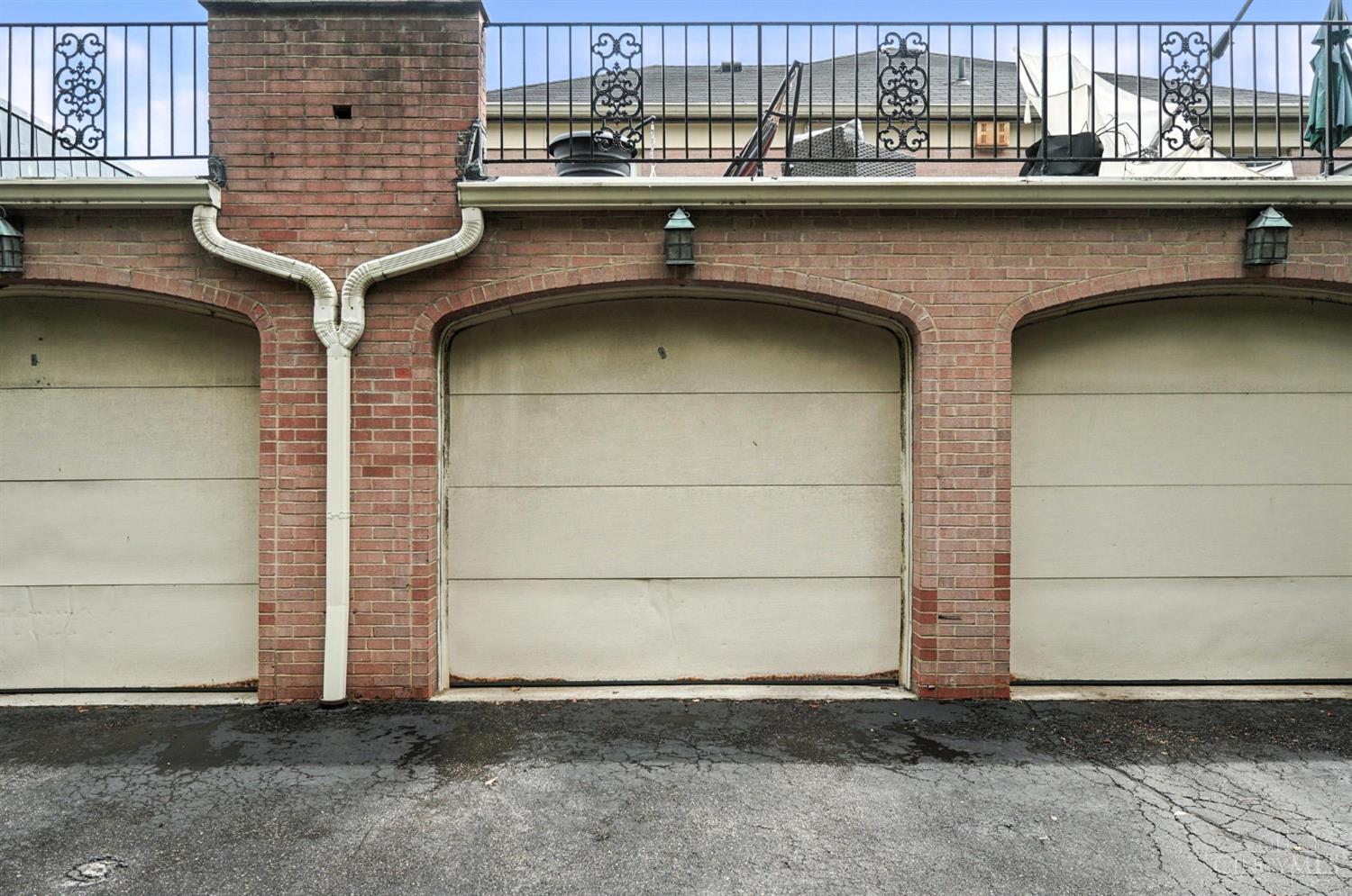 854 Rue De La Paix B1