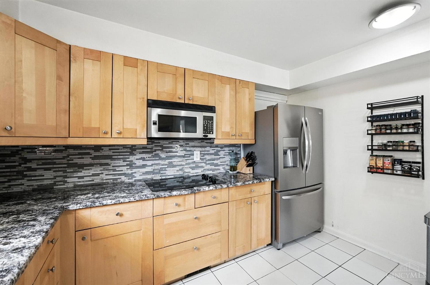 854 Rue De La Paix B1