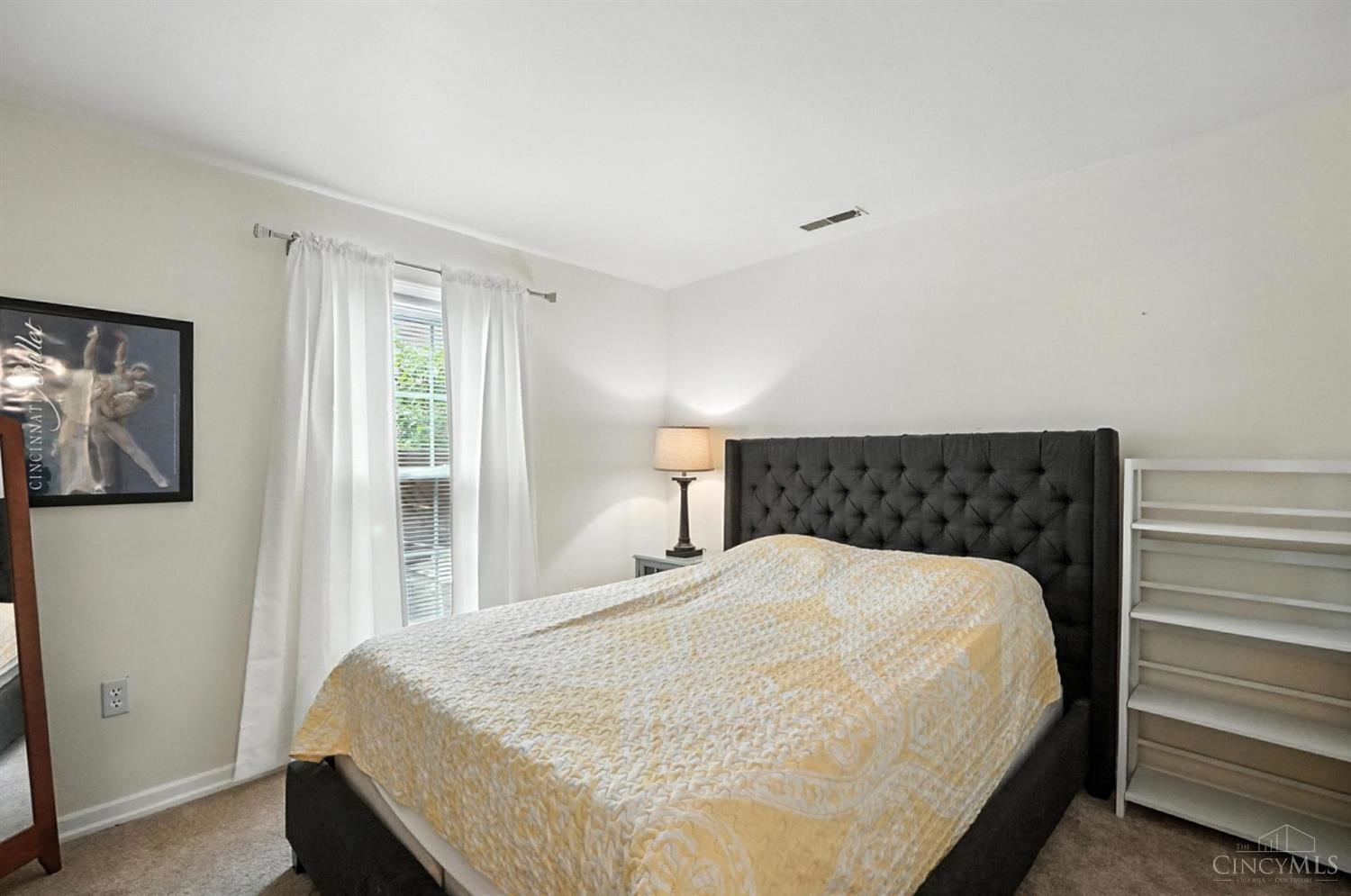 854 Rue De La Paix B1