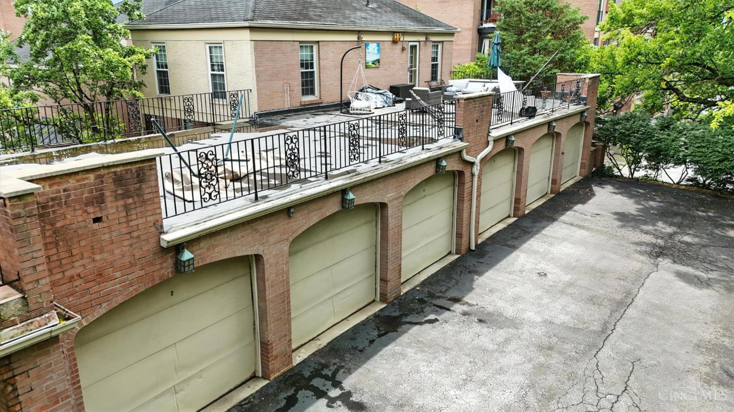 854 Rue De La Paix B1