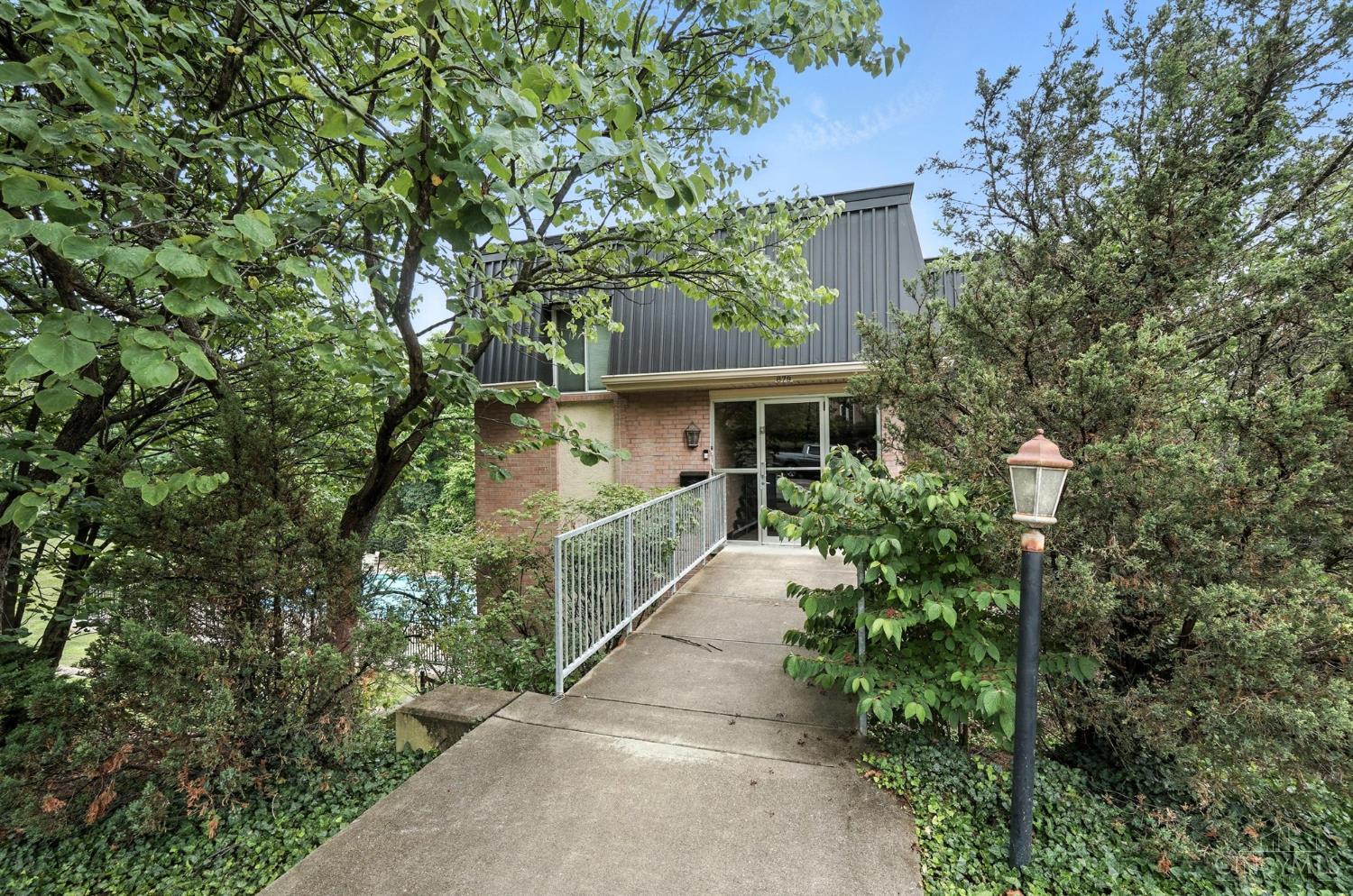 854 Rue De La Paix B1