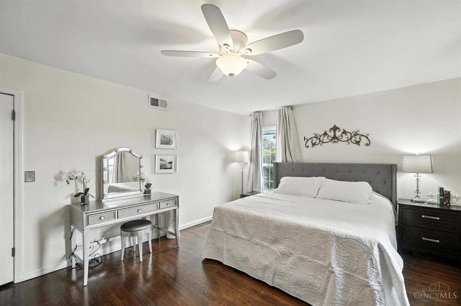 854 Rue De La Paix B1