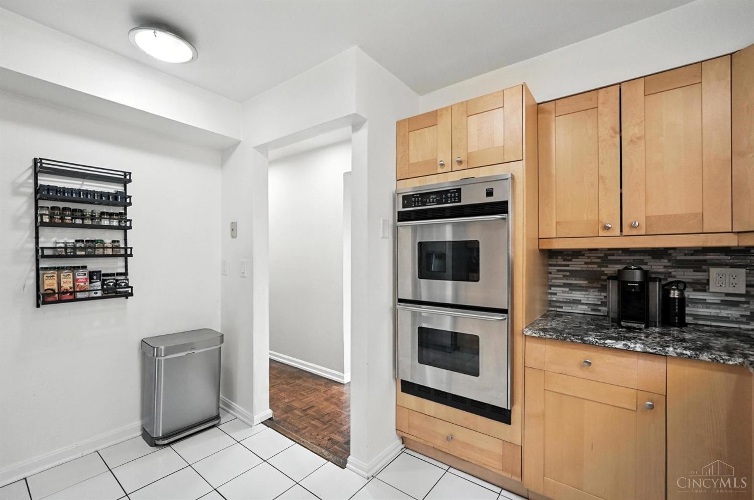 854 Rue De La Paix B1