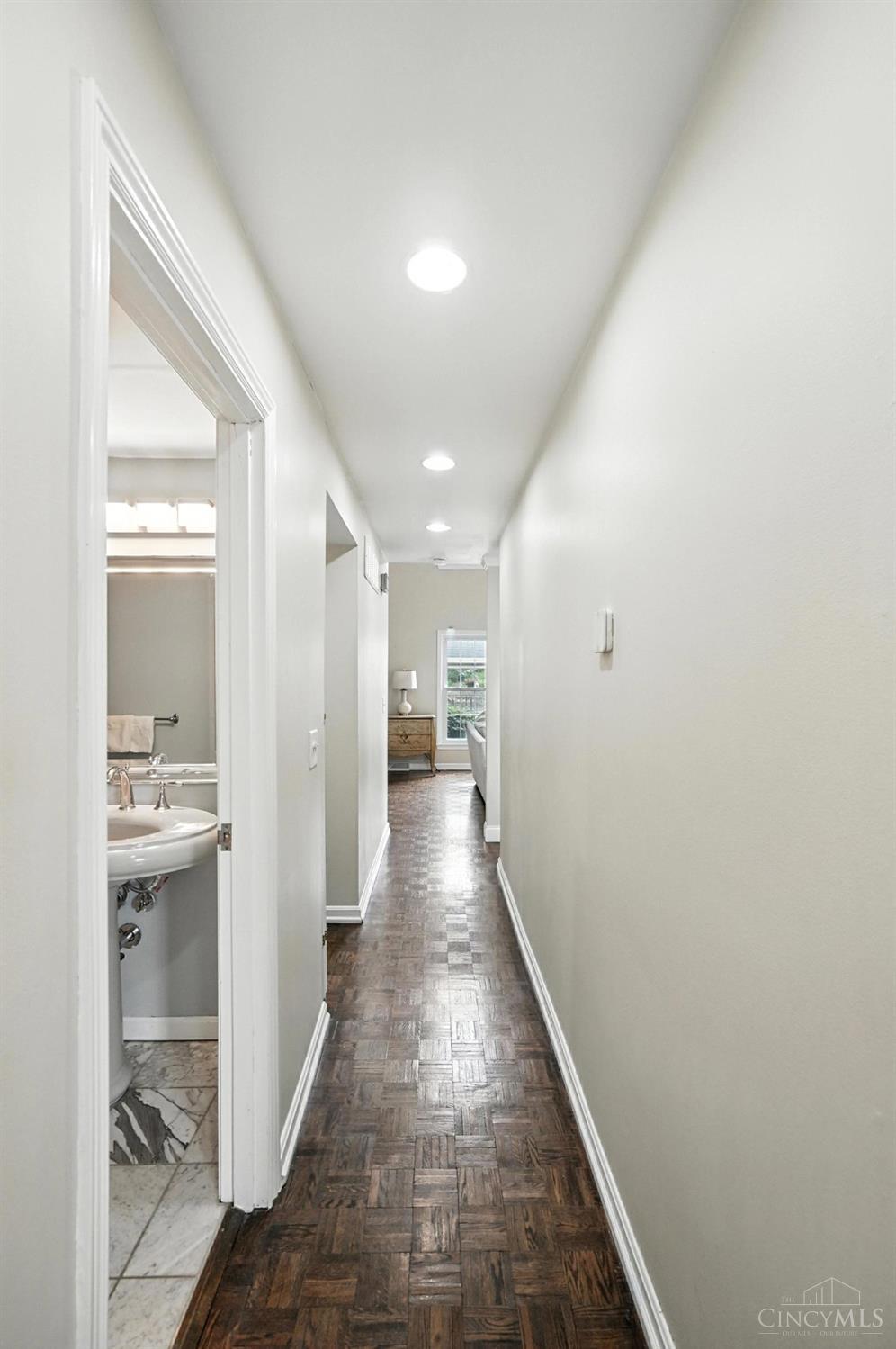 854 Rue De La Paix B1