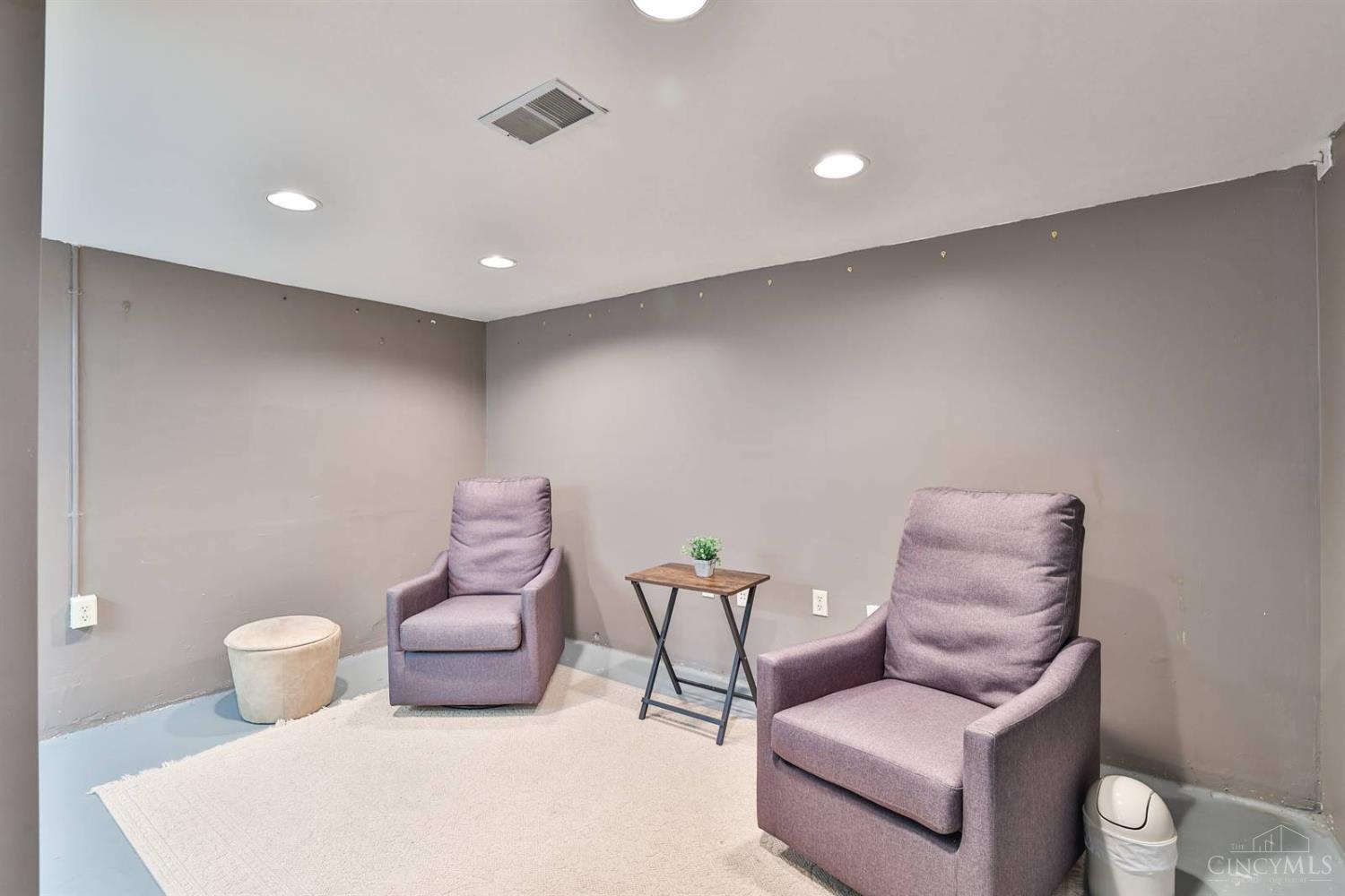 3819 N Broadlawn Circle