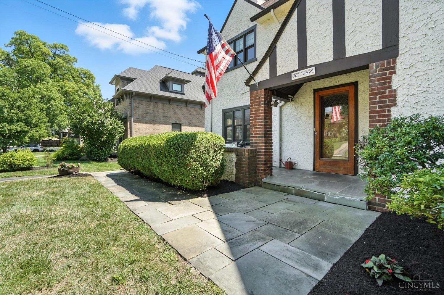 1338 Suncrest Drive