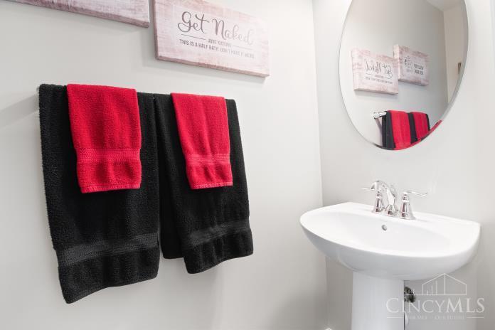 1425 Pine Bluffs Way