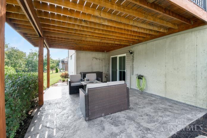 1425 Pine Bluffs Way