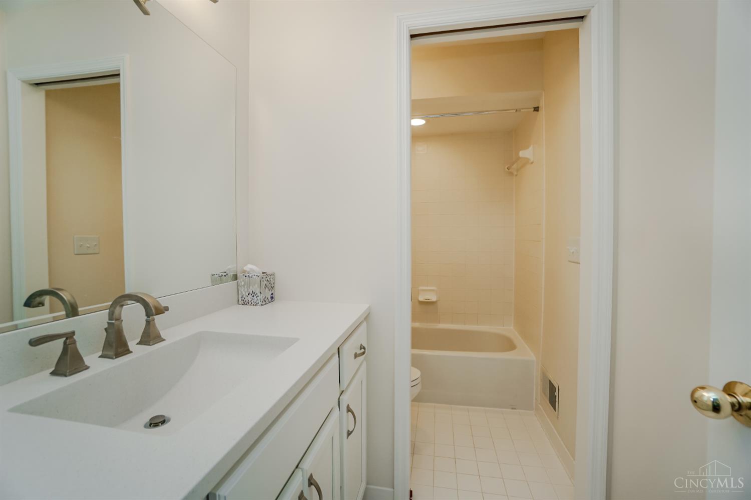 1323 Thornbird Drive