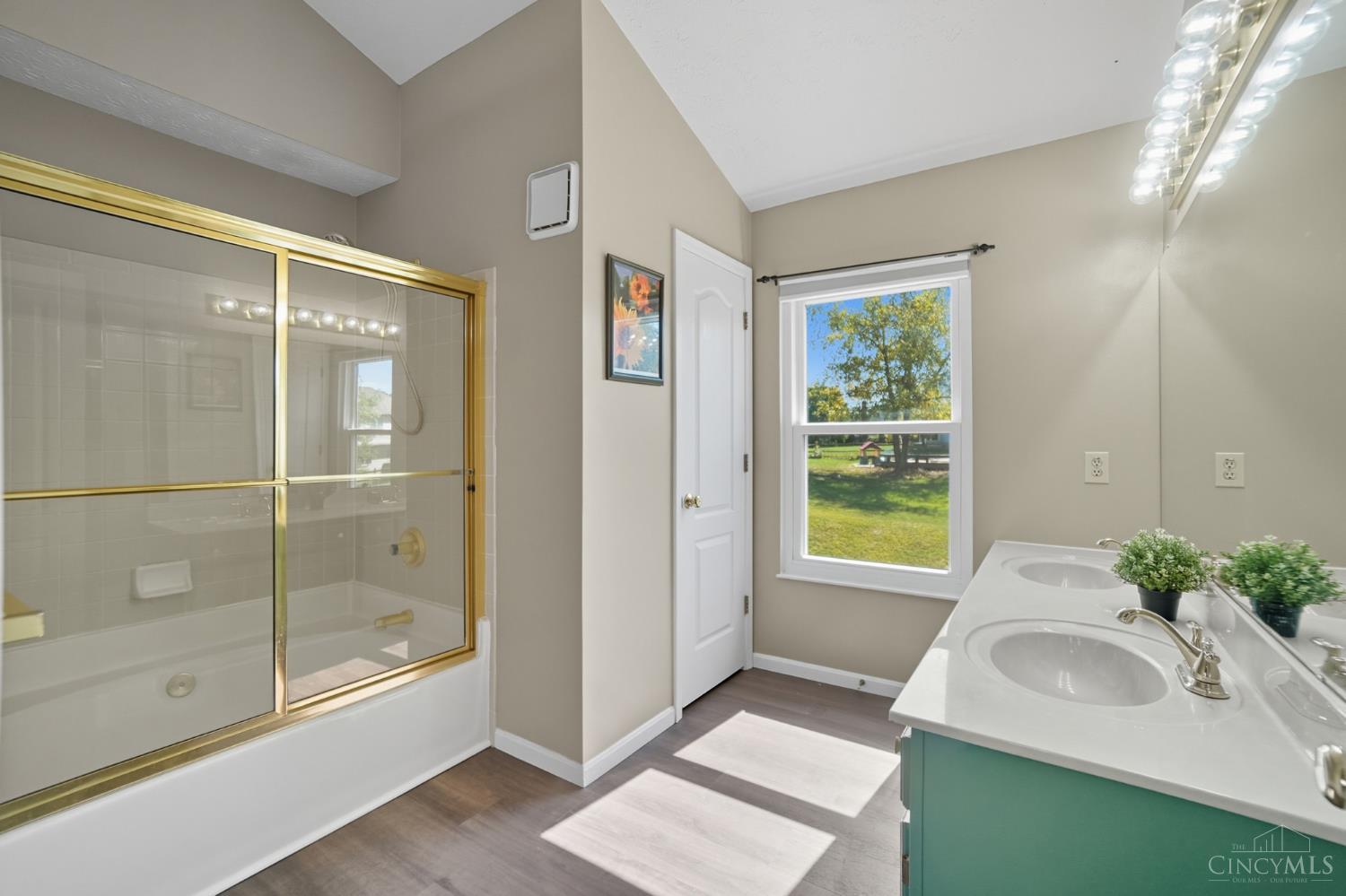 2429 Candlemakers Lane