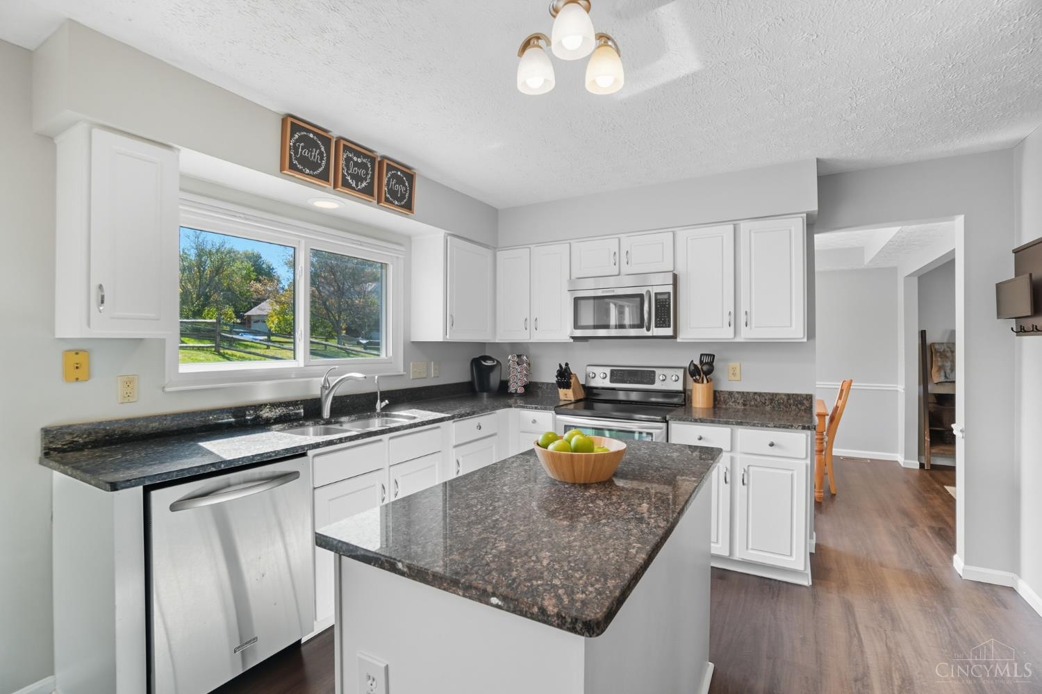 2429 Candlemakers Lane