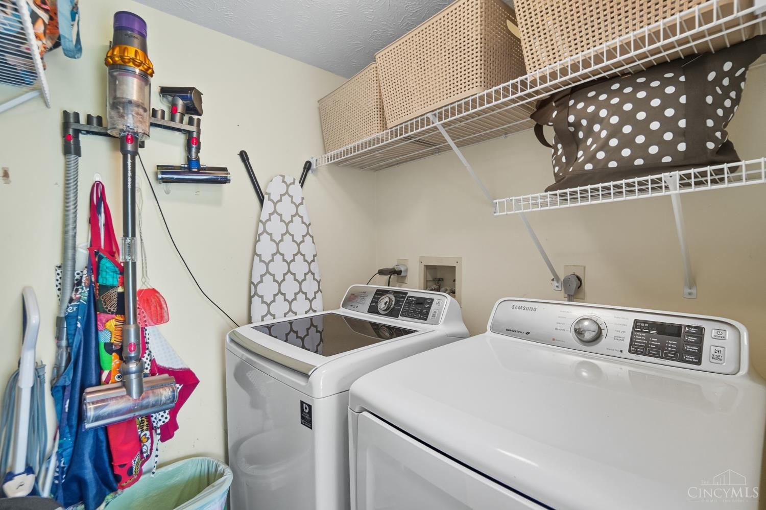 2429 Candlemakers Lane