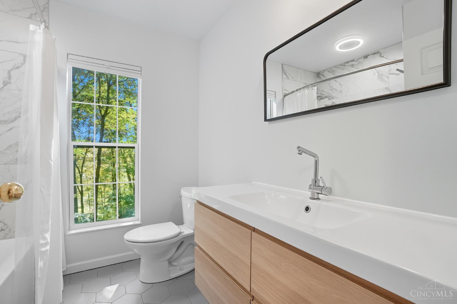 814 Oak Canyon Drive