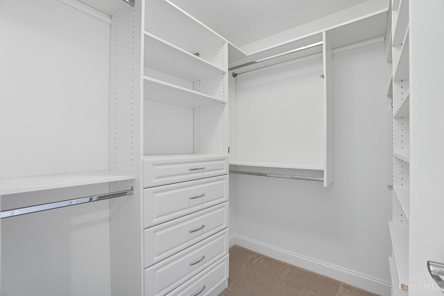 3633 Stettinius Avenue