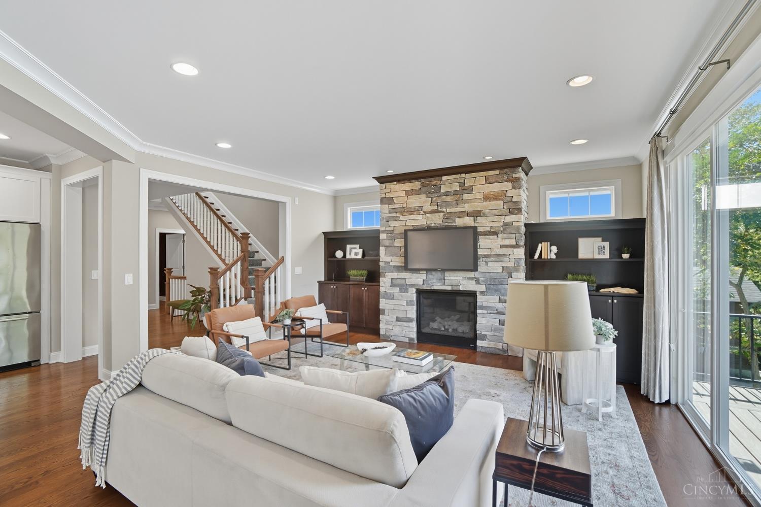 3633 Stettinius Avenue